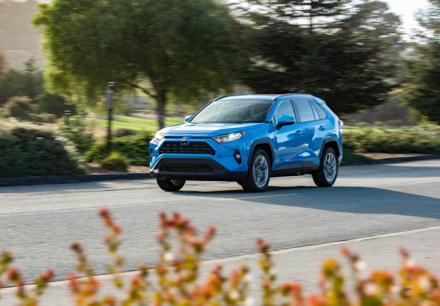  Toyota RAV4 XLE AWD 2018 года  (NA) (фото 5 из 34)